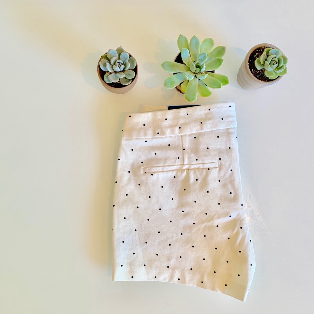 Brand New Old Navy Black & White Polka Dot Shorts - Picture 3 of 6